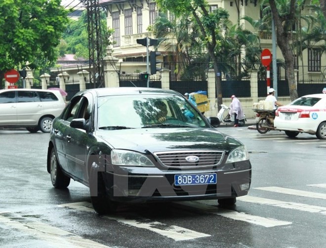 Bộ Tài chính: Khoán kinh phí xe công đưa đón lãnh đạo theo giá taxi