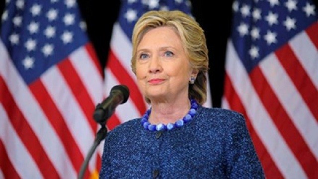 Bà Clinton tái lập ưu thế trước ông Trump trong thăm dò mới