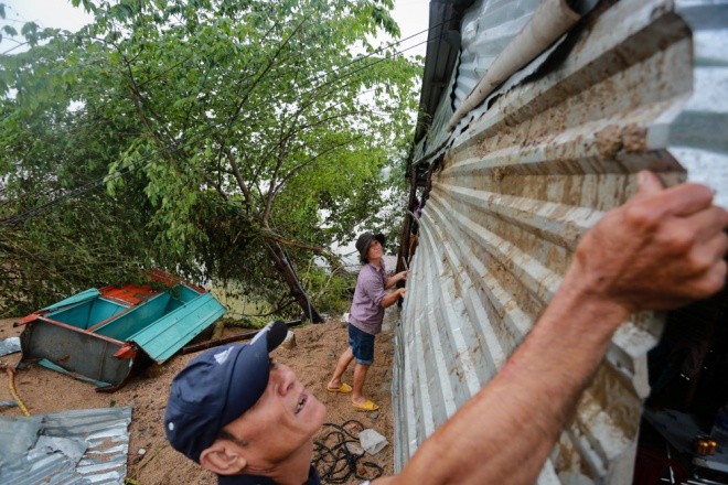 Tan hoang vùng rốn lũ Phú Yên