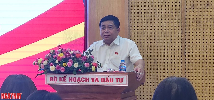 Bộ trưởng Bộ Kế hoạch & Đầu tư Nguyễn Chí Dũng phát biểu tại Tọa đàm 