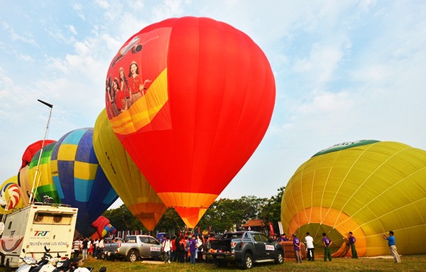 Vẻ đẹp kinh thành Huế nhìn từ khinh khí cầu