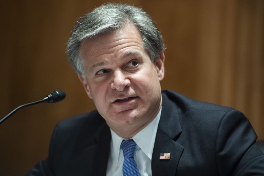 Giám đốc FBI Christopher Wray phát biểu tại một phiên điều trần trước Ủy ban An ninh Nội địa và Vấn đề Chính phủ thuộc Thượng viện Mỹ. Ảnh: AFP/TTXVN