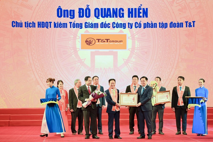 Doanh nhân Đỗ Quang Hiển được trao tặng Huân chương Lao động hạng Nhất