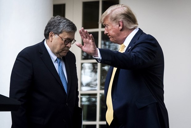 Tổng thống Donald Trump và Bộ trưởng Tư pháp Mỹ William Barr. (Nguồn: The Washington Post)