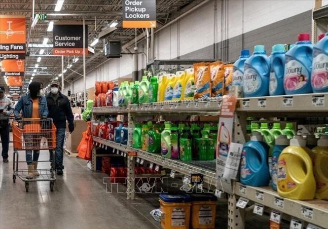 Hàng hóa bày bán tại một siêu thị ở St. Louis, Missouri, Mỹ. Ảnh: REUTERS/TTXVN