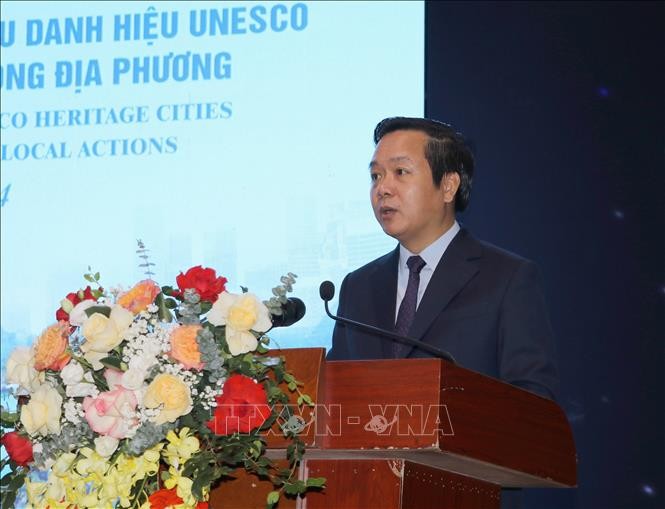 Chủ tịch UBND tỉnh Ninh Bình Phạm Quang Ngọc phát biểu tại Hội thảo.