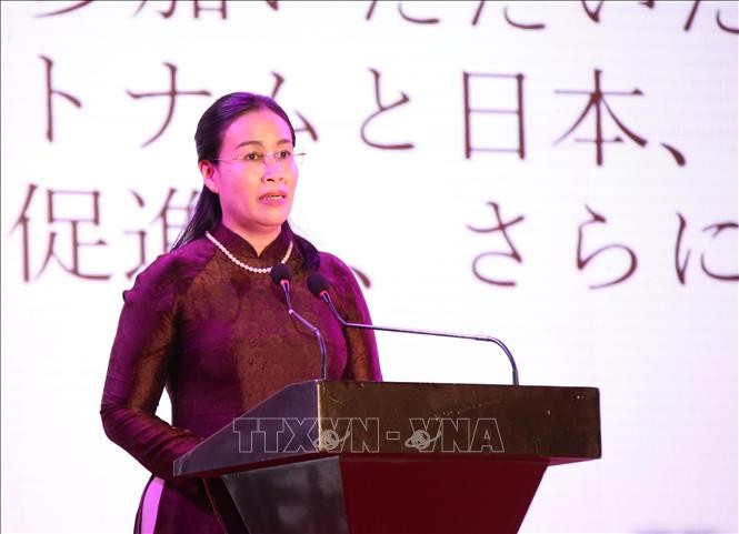 Phó Chủ tịch UBND thành phố Đà Nẵng Nguyễn Thị Anh Thi phát biểu khai mạc lễ hội.