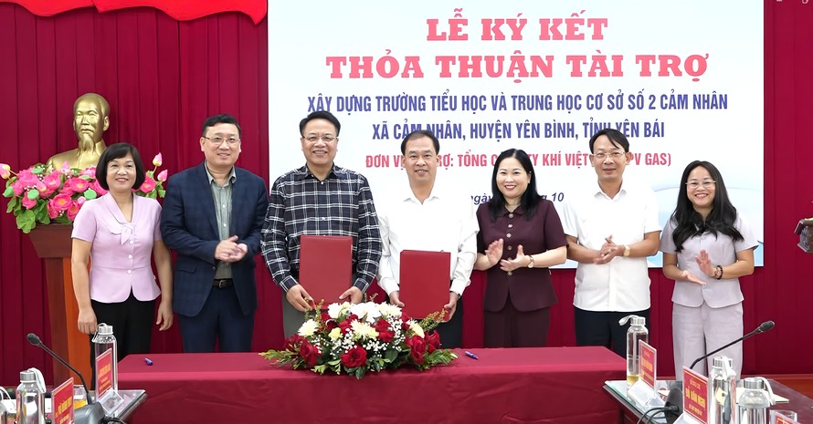 Tổng Công ty Khí Việt Nam ký kết hỗ trợ xây dựng Trường TH&THCS số 2 Cảm Nhân với UBND huyện Yên Bình, tỉnh Yên Bái