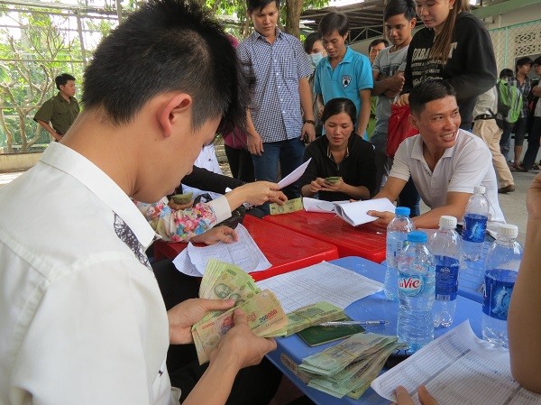 Thưởng Tết chênh nhau... 84.000 lần