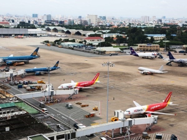 Tăng chuyến bay dịp Tết, lo tắc nghiêm trọng đường trên không