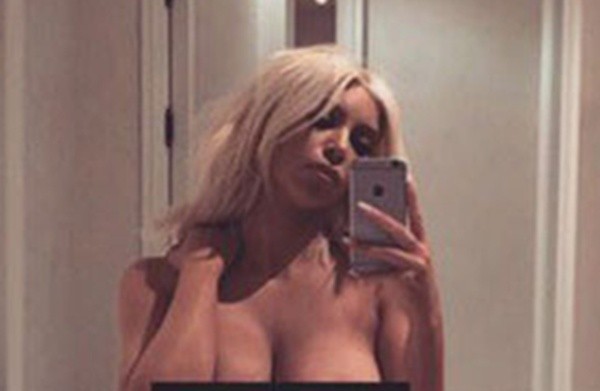 Kim Kardashian nude khoe thân hình đồng hồ cát gây bão triệu like