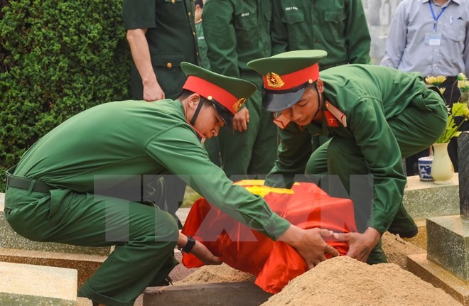Thừa Thiên-Huế phát hiện 3 mộ liệt sỹ hy sinh cùng nhiều kỷ vật