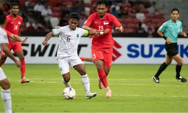 Shafiq (13) động viên các đồng đội trước trận đấu khó khăn với Thái Lan. Ảnh: AFF Cup.