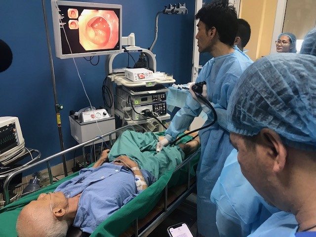 Bệnh nhân ung thư đại trực tràng được phẫu thuật bằng phương pháp mới tại Bệnh viện K