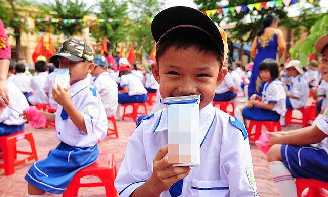 Việc bổ sung các loại vi chất trong sản phẩm sữa tươi phục vụ Chương trình Sữa học đường cần có cơ sở khoa học, đảm bảo tính thực tiễn, tính khả thi, phù hợp thông lệ quốc tế. Ảnh minh họa.