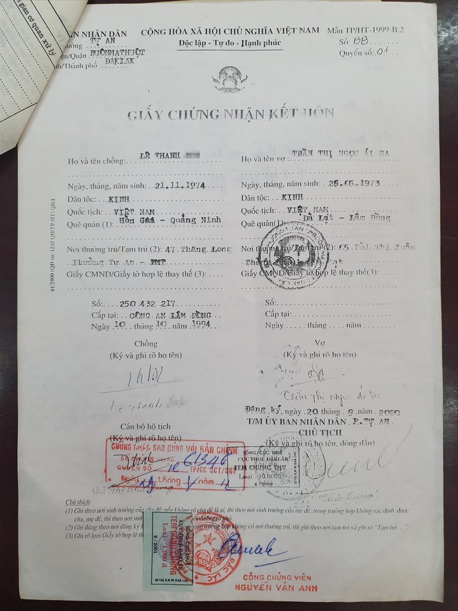 Giấy chứng nhận kết hôn của Trần Thị Ngọc Ái Sa (giả) được cấp năm 2000 tại phường Tự An.