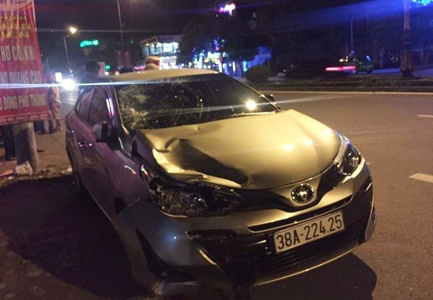 Chiếc xe ô tô gây tai nạn.