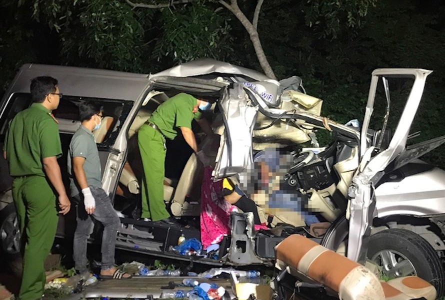 Hiện trường vụ tai nạn thảm khốc.