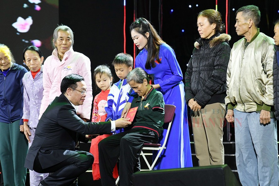 Hơn 140 tỷ đồng ủng hộ Tết Vì người nghèo - Xuân Giáp Thìn 2024