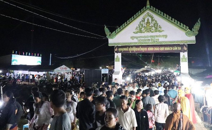 Đến hẹn lại lên, năm nào cũng có hàng trăm nghìn người tham dự Lễ hội Phước Biển.