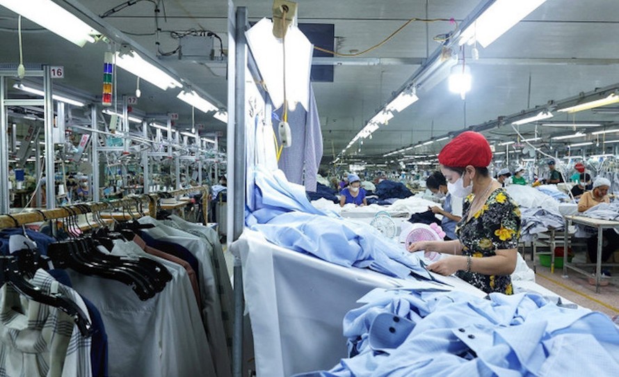 Sản xuất hàng dệt may xuất khẩu.