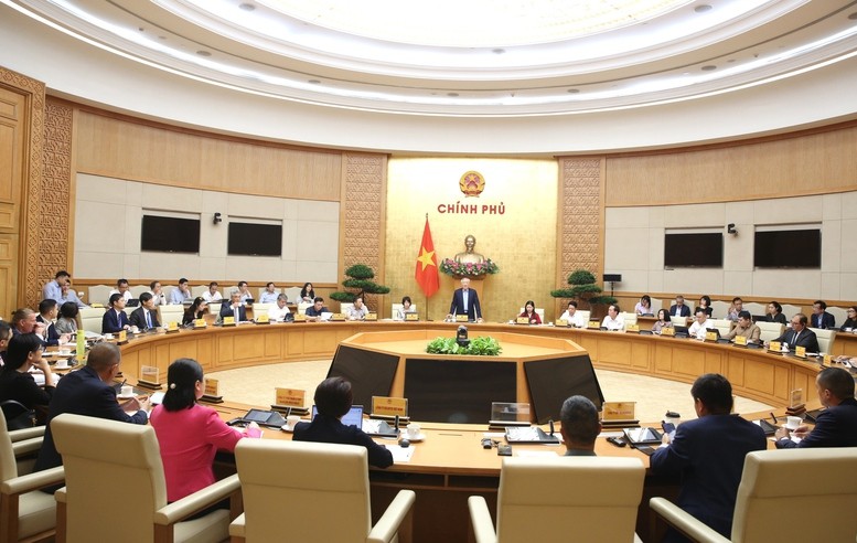 Phó Thủ tướng Thường trực Chính phủ Nguyễn Hòa Bình chủ trì cuộc họp về xây dựng trung tâm tài chính quốc tế tại Việt Nam.