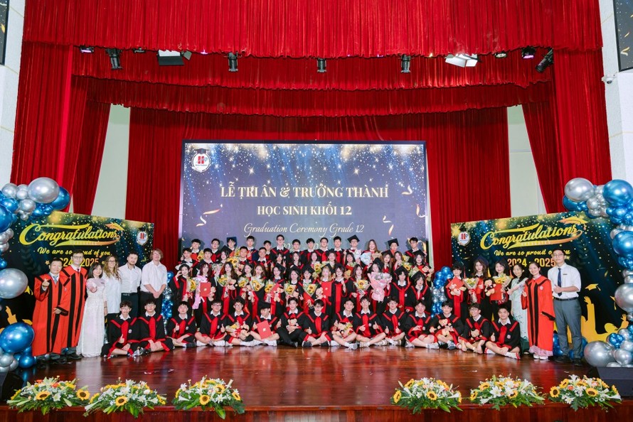 Hơn 70% học sinh lớp 12 của nhà trường đã nhận trúng tuyển và nhận học bổng từ nhiều trường đại học trên Thế giới và các khoa Quốc tế trong nước dù chưa chính thức bước vào kì thi tốt nghiệp THPT.