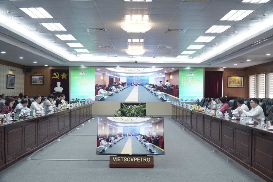 Toàn cảnh buổi làm việc