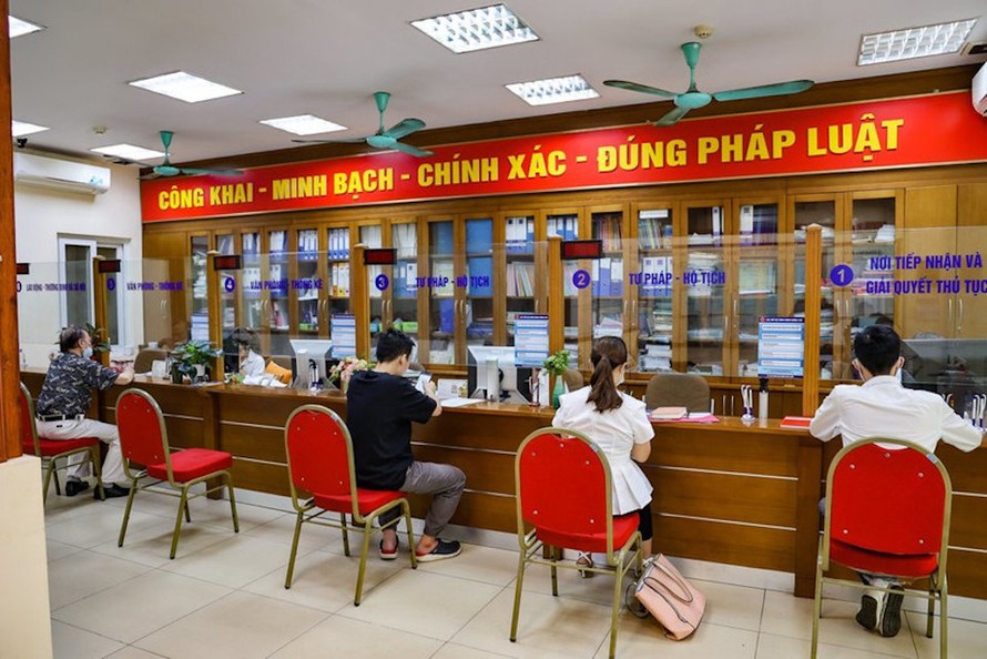 Theo Nghị định 151/2025/NĐ-CP ngày 12/6, Chủ tịch UBND cấp xã có thẩm quyền cấp "Sổ đỏ”. (Ảnh minh hoạ)