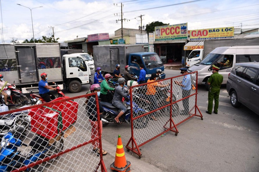 Một chốt kiểm soát tại cửa ngõ TP HCM. (Ảnh: Zing)