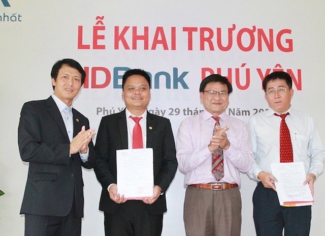 HDBank về xứ ‘Hoa vàng trên cỏ xanh’