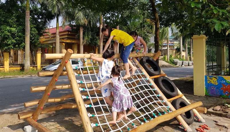 Thiết bị thể thao được lắp tại hai sân chơi ngoài trời trên địa bàn phường Hùng Vương