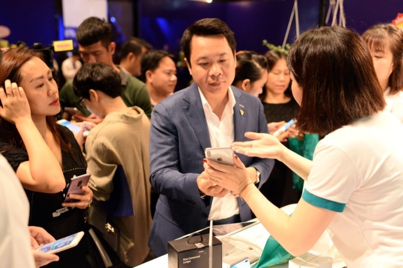 Khách hàng trải nghiệm dịch vụ thanh toán nhanh QRcode qua Viettel Pay