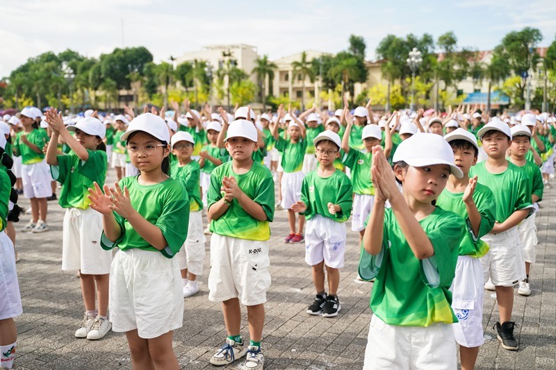 8000 người tham dự Lễ phát động toàn dân tập luyện môn bơi phòng, chống đuối nước năm 2024