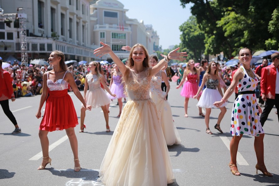 Xã hội hóa vui chơi giải trí, du lịch Hà Nội thoát kén