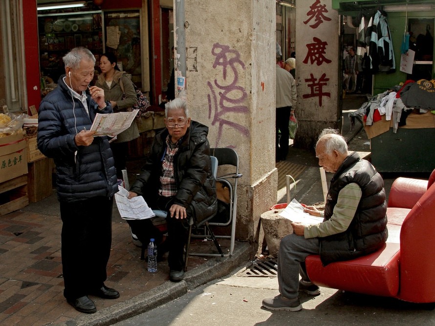 “Chim trong tổ trống”