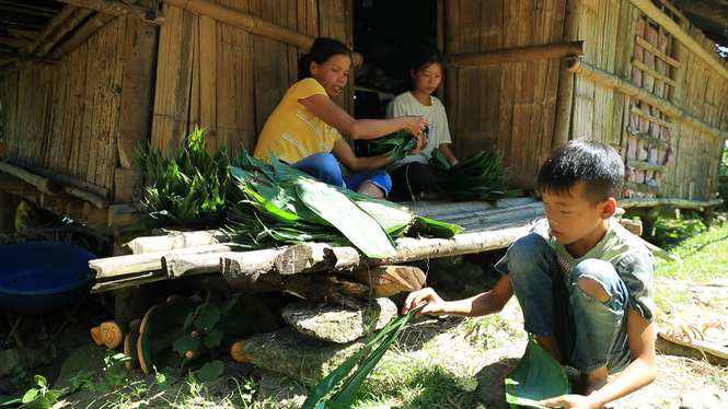 Gia đình ba mẹ con chị Lý Thị Thìm (Hà Giang)