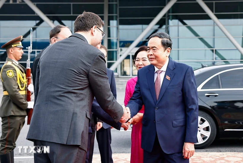 Chủ tịch Quốc hội Trần Thanh Mẫn và Phu nhân kết thúc tốt đẹp chuyến thăm chính thức Armenia