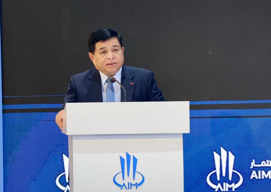 Phó Thủ tướng Nguyễn Chí Dũng dự và phát biểu tại Hội nghị Đầu tư thường niên 2025 ở UAE
