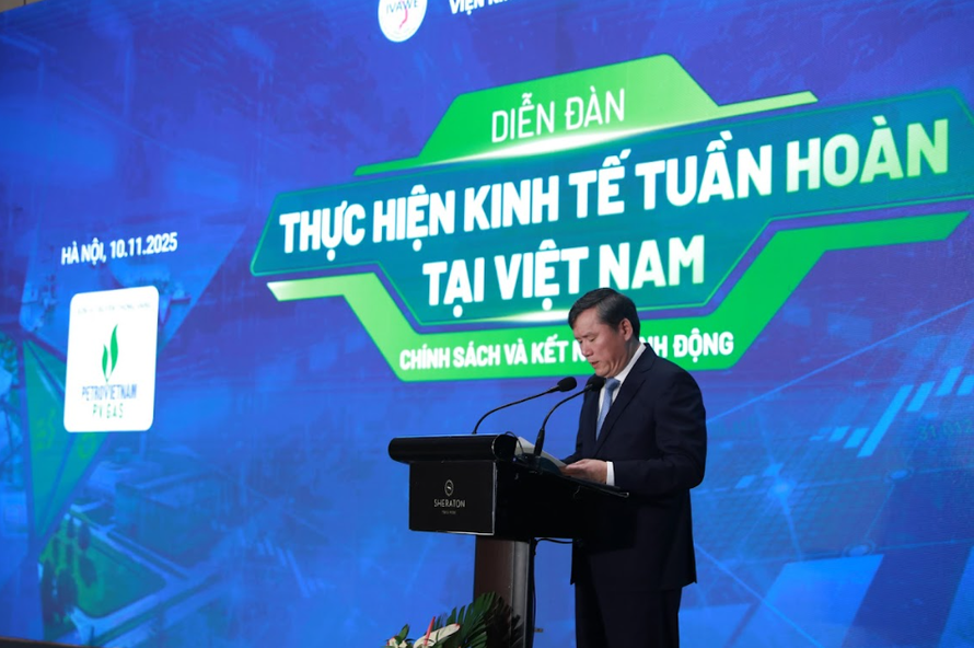 GS.TS Lê Văn Lợi - Chủ tịch Viện Hàn lâm Khoa học xã hội Việt Nam - phát biểu khai mạc Diễn đàn