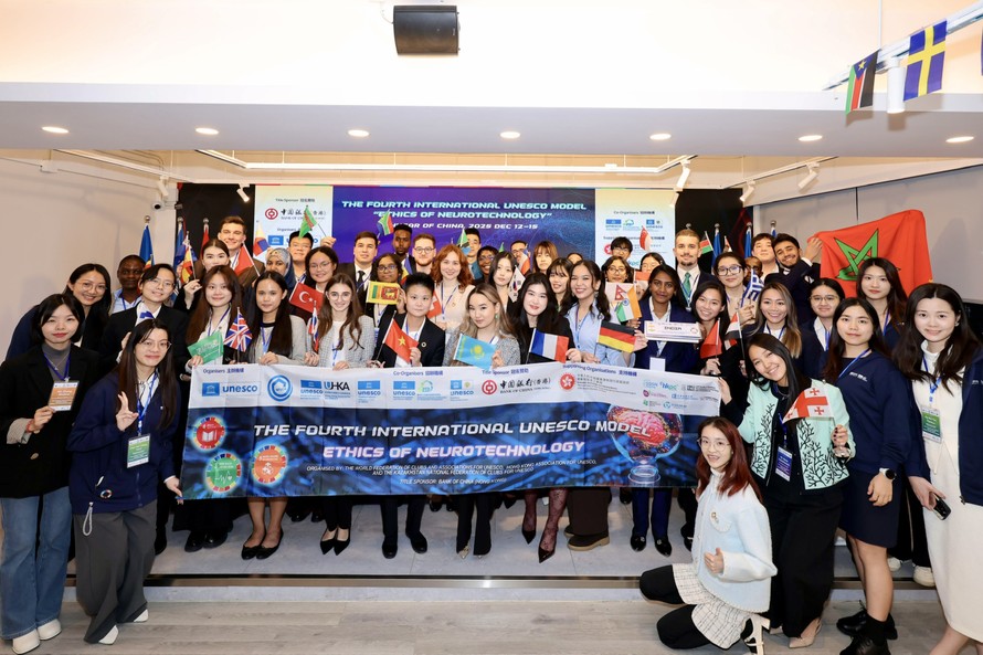 Đối thoại toàn cầu về đạo đức công nghệ thần kinh: Dấu ấn sinh viên gốc Việt tại Hội nghị Mô phỏng UNESCO ở Hong Kong
