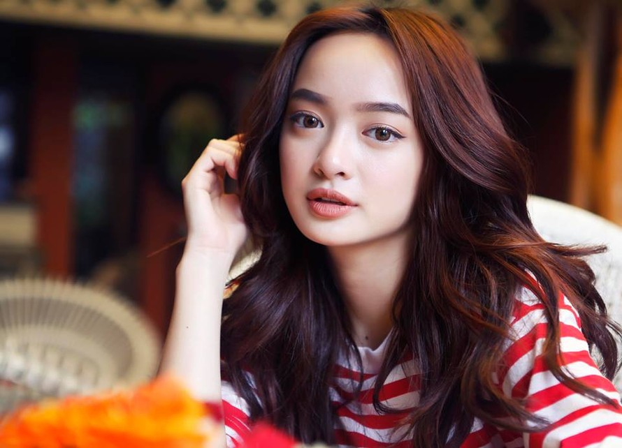 Hotgirl 'Em chưa 18' cao mét rưỡi vẫn gợi cảm khó cưỡng