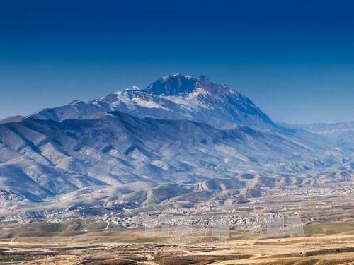 Dãy núi Zagros (Iran) nơi chiếc máy bay ATR 72 gặp nạn. Ảnh: News/TTXVN