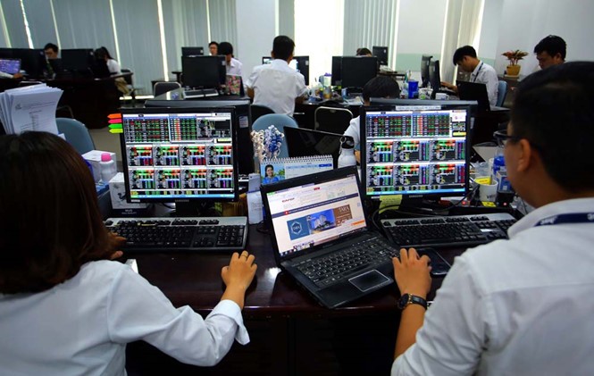 Chứng khoán tăng mạnh phiên đầu năm Mậu Tuất. Ảnh: Ngọc Dương