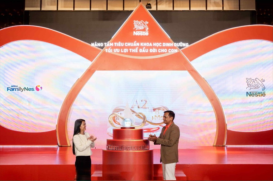 Nestlé NAN chính thức giới thiệu NAN INFINIPRO A2 BƯỚC 3 cải tiến mới tại sự kiện “Nâng tầm tiêu chuẩn khoa học dinh dưỡng – Tối ưu lợi thế đầu đời cho con”