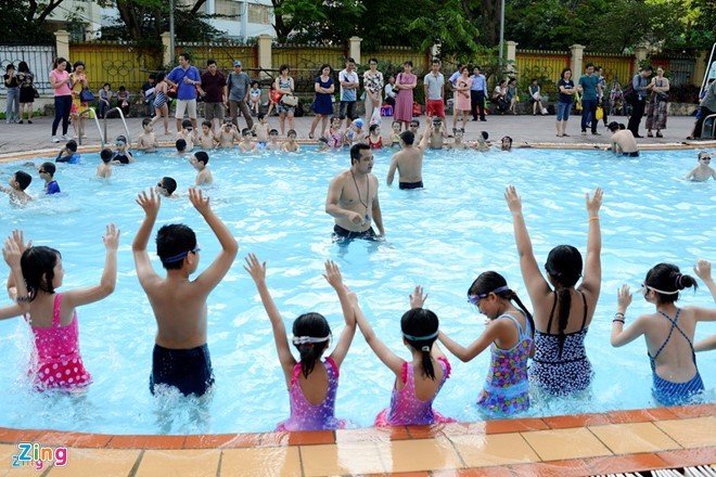 TP.HCM yêu cầu quận huyện phải xây mới tối thiểu 1 hồ bơi mỗi năm. Ảnh minh họa