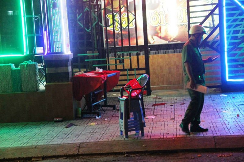 Hiện trường nhiều dấu vết máu, có cả hung khí vứt lại 