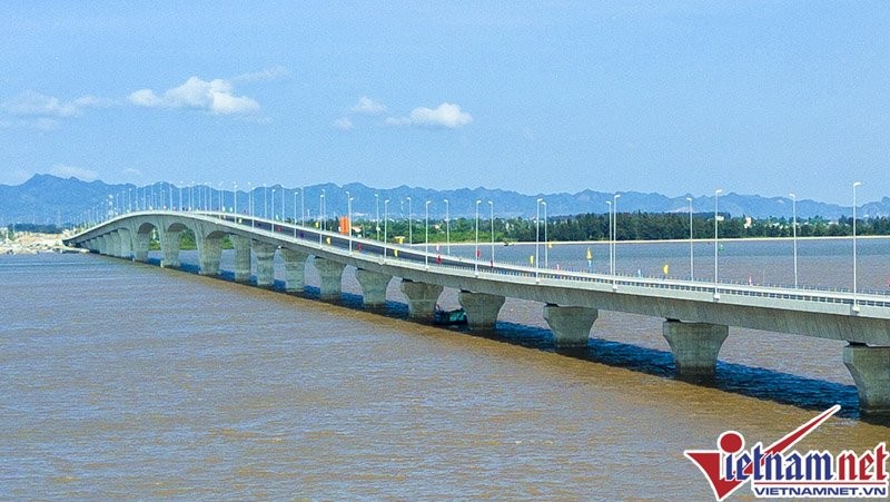 Cầu vượt biển có sai sót trong thi công.