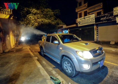 Khi dịch sốt xuất huyết có dấu hiệu bùng phát, diễn biến phức tạp, Hà Nội đã đưa vào sử dụng chiếc xe phun thuốc diệt muỗi công suất lớn .