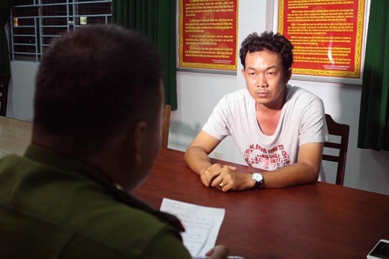 Đối tượng Tú tại cơ quan công an. Ảnh: Vietnamnet